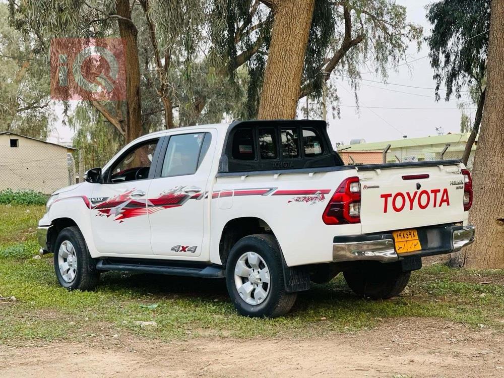 تويوتا هايلوكس